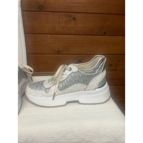 Michael Kors Muse metallic silver /Gray  Sz 7.5 - Picture 5 of 9